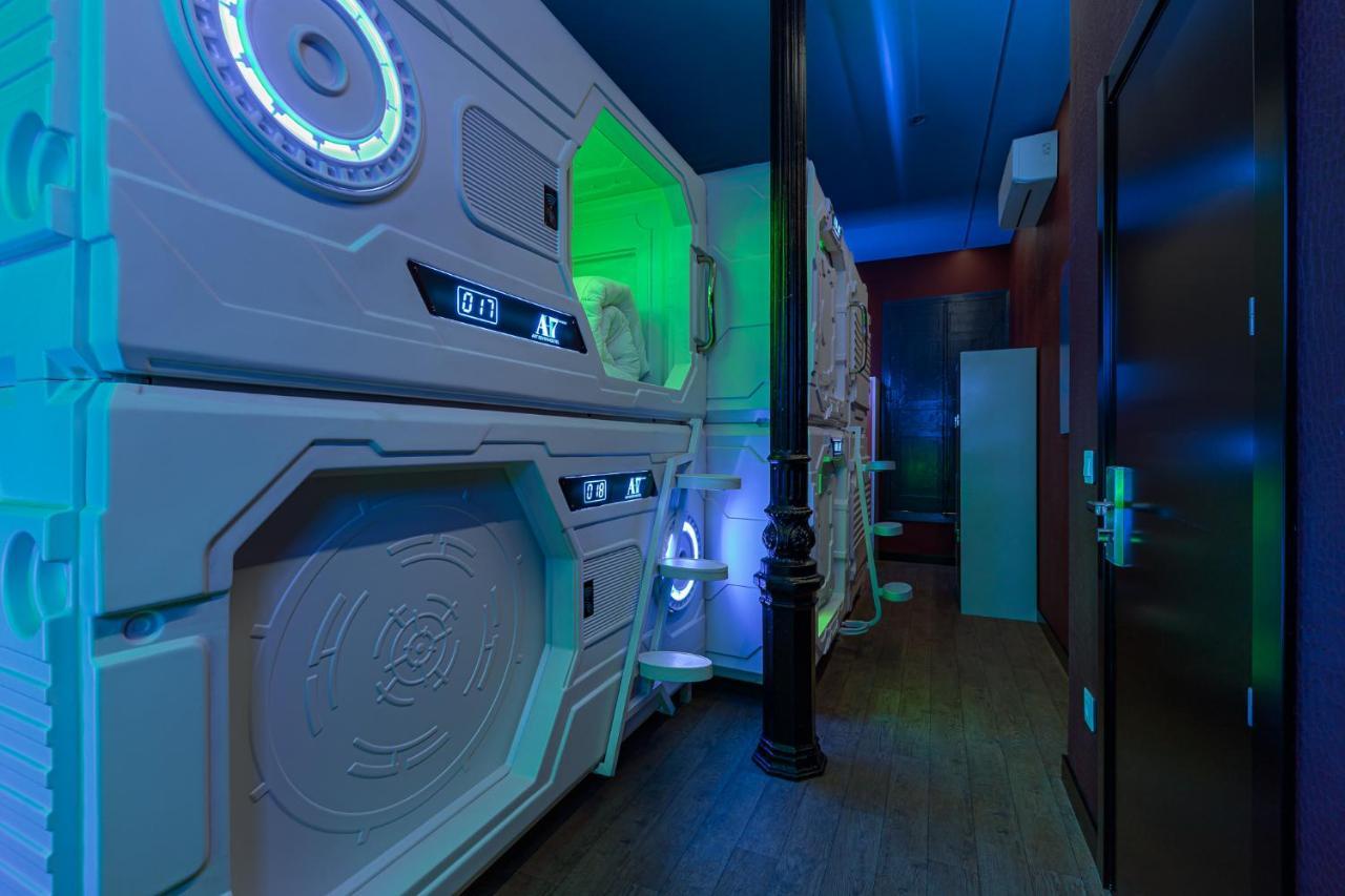 מדריד Art Seven Hostel Capsules מראה חיצוני תמונה