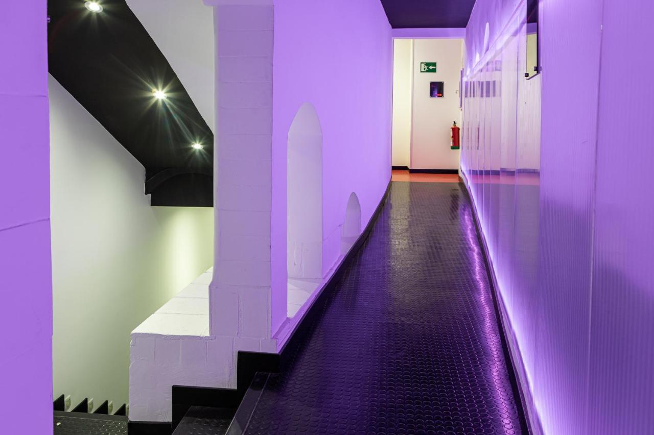 מדריד Art Seven Hostel Capsules מראה חיצוני תמונה