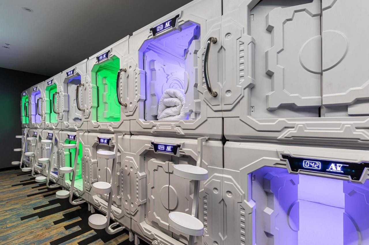 מדריד Art Seven Hostel Capsules מראה חיצוני תמונה