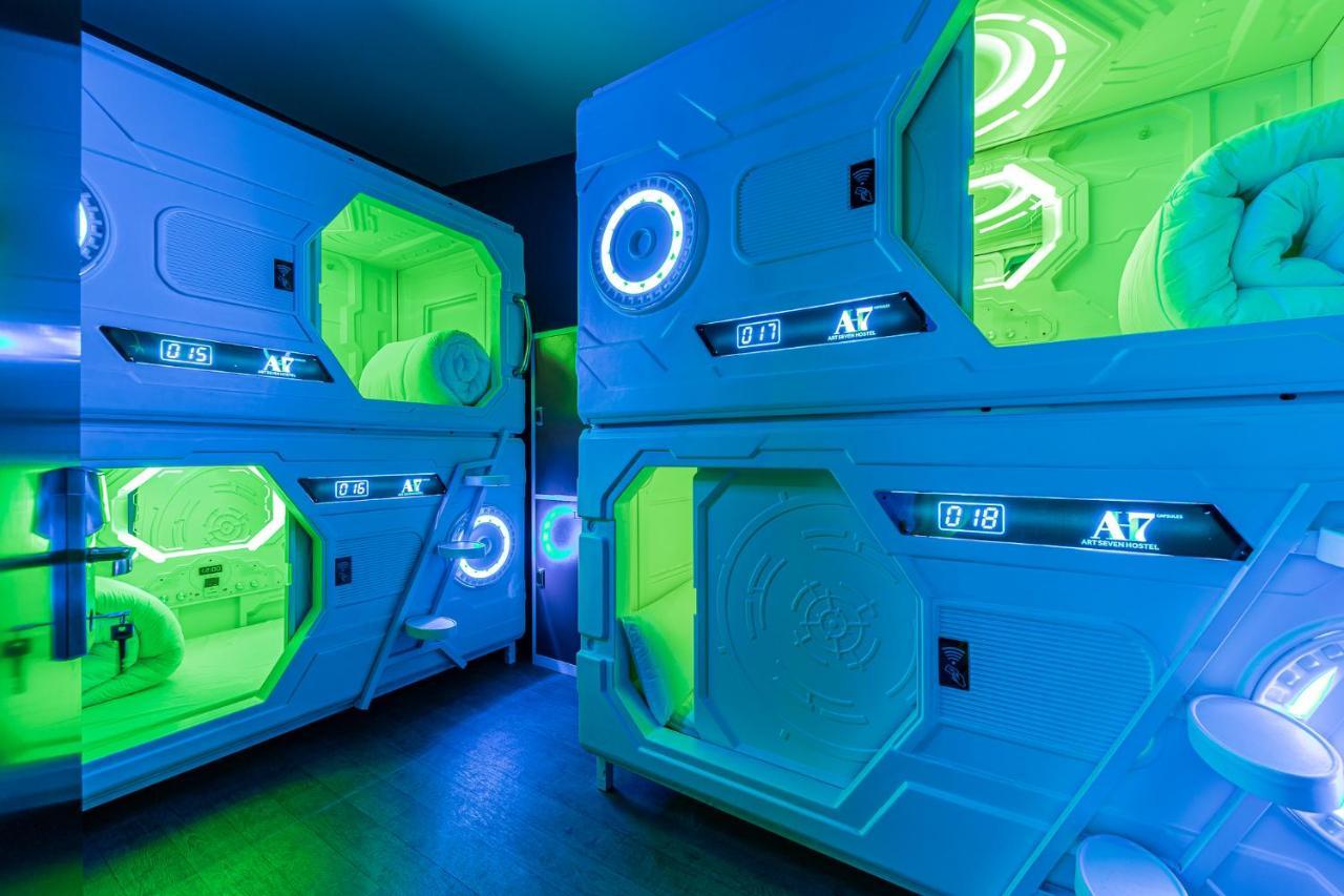 מדריד Art Seven Hostel Capsules מראה חיצוני תמונה