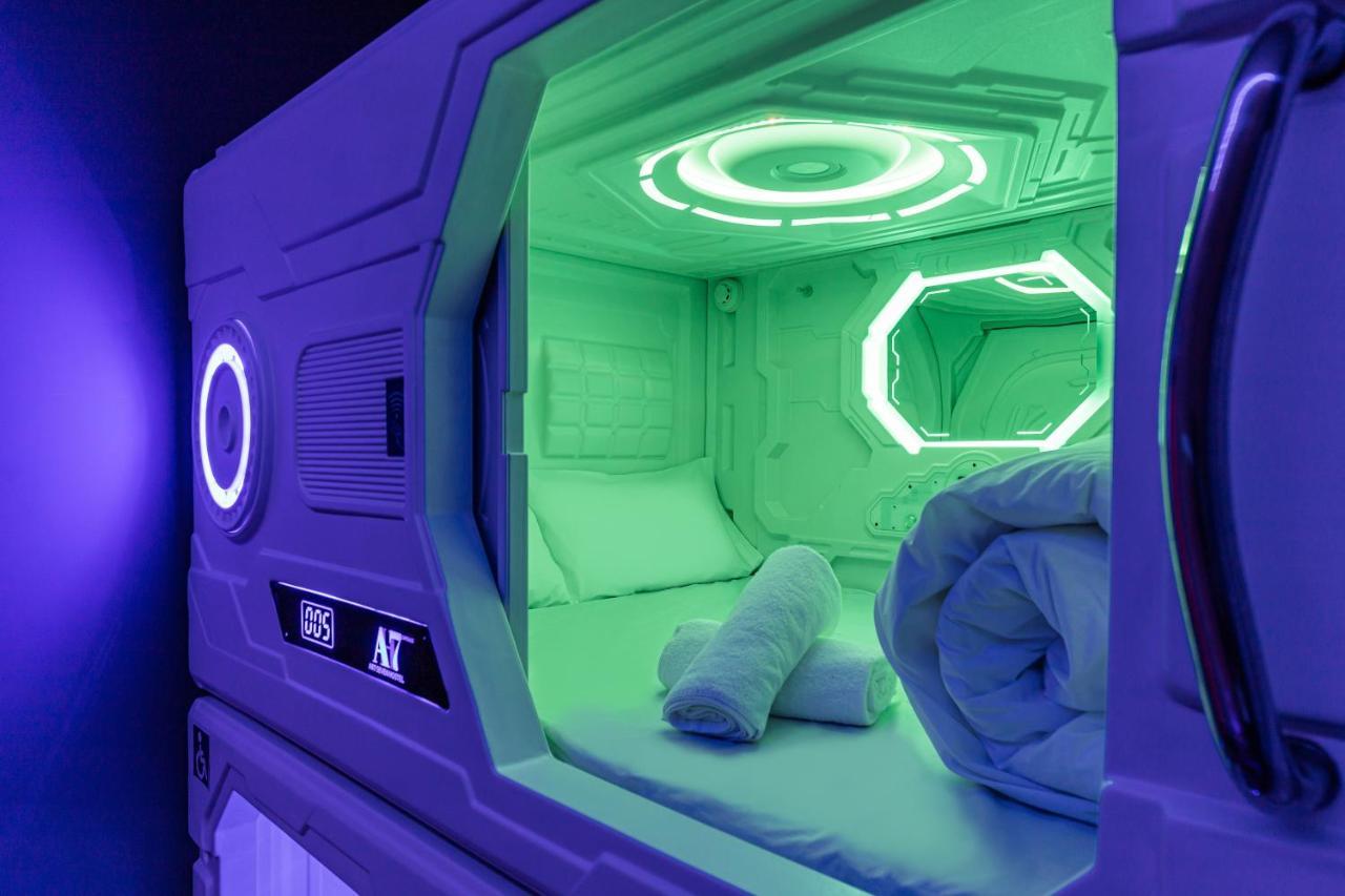 מדריד Art Seven Hostel Capsules מראה חיצוני תמונה