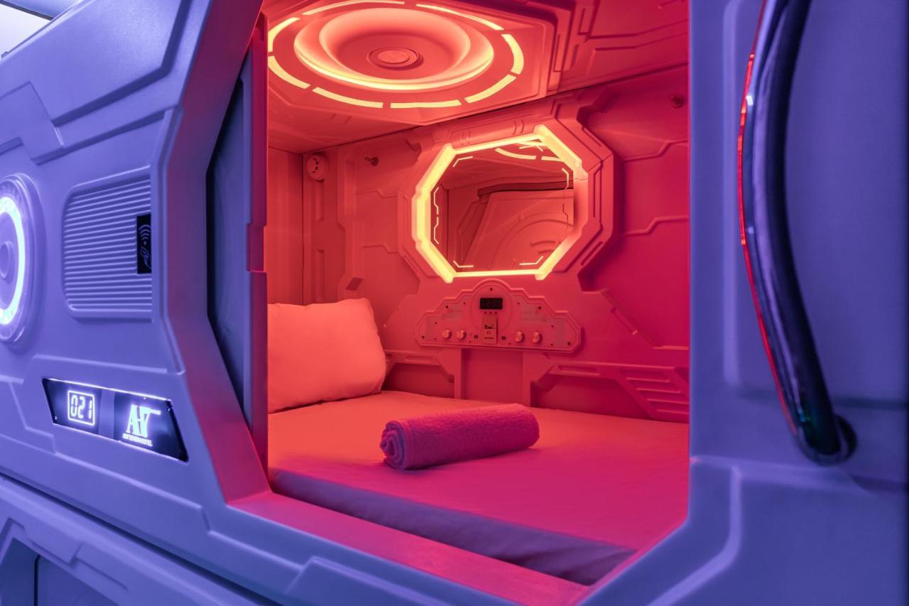 מדריד Art Seven Hostel Capsules מראה חיצוני תמונה