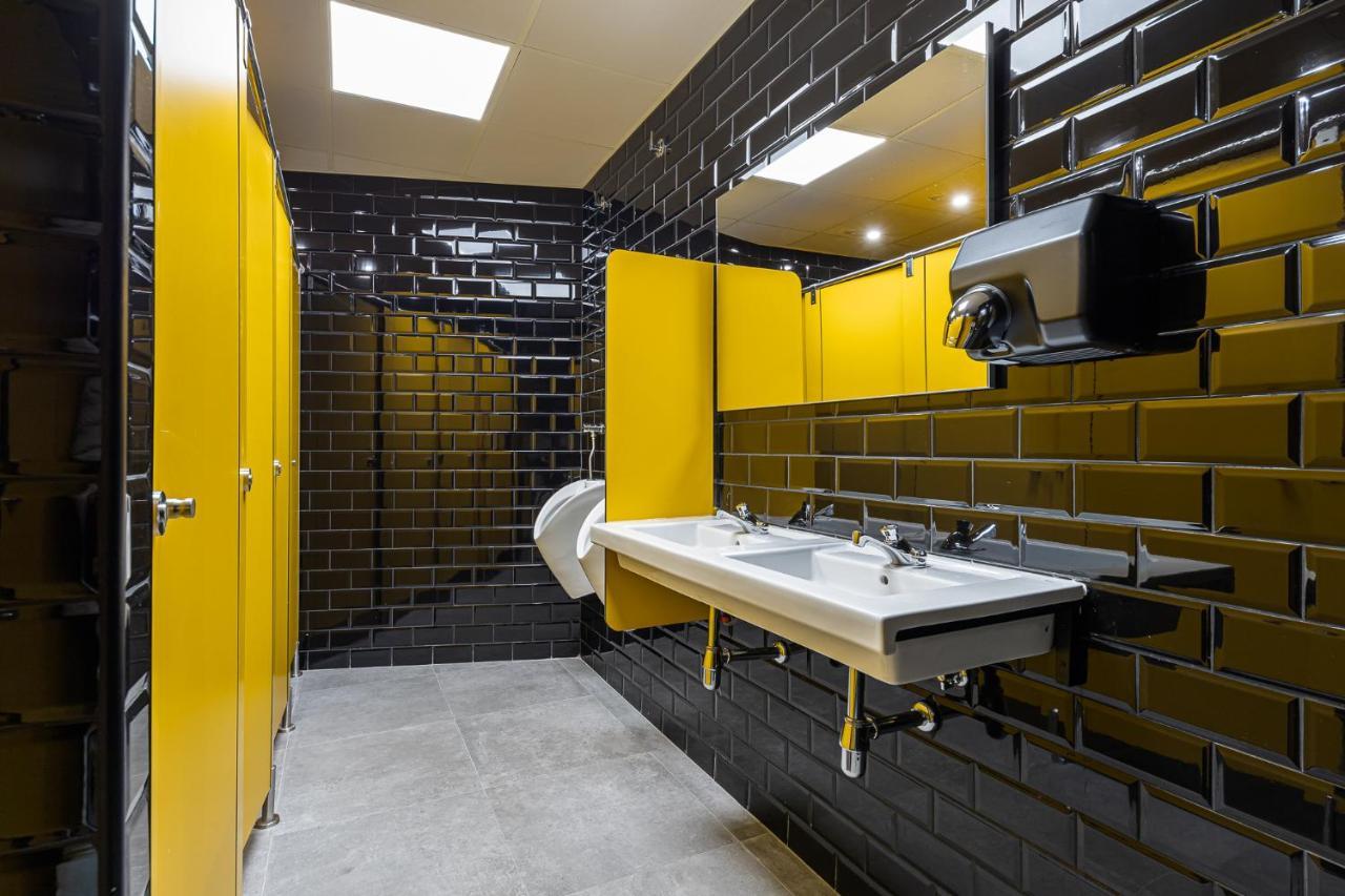 מדריד Art Seven Hostel Capsules מראה חיצוני תמונה