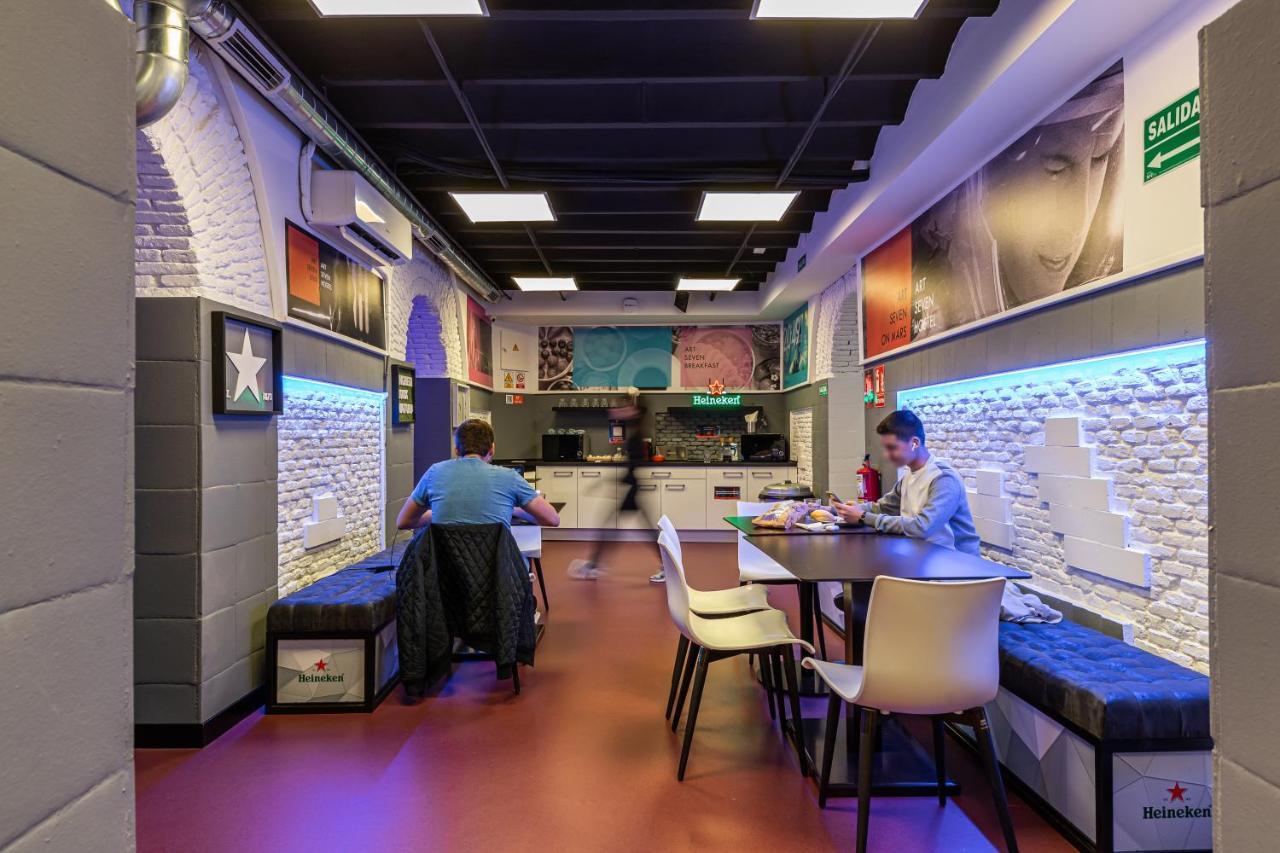 מדריד Art Seven Hostel Capsules מראה חיצוני תמונה