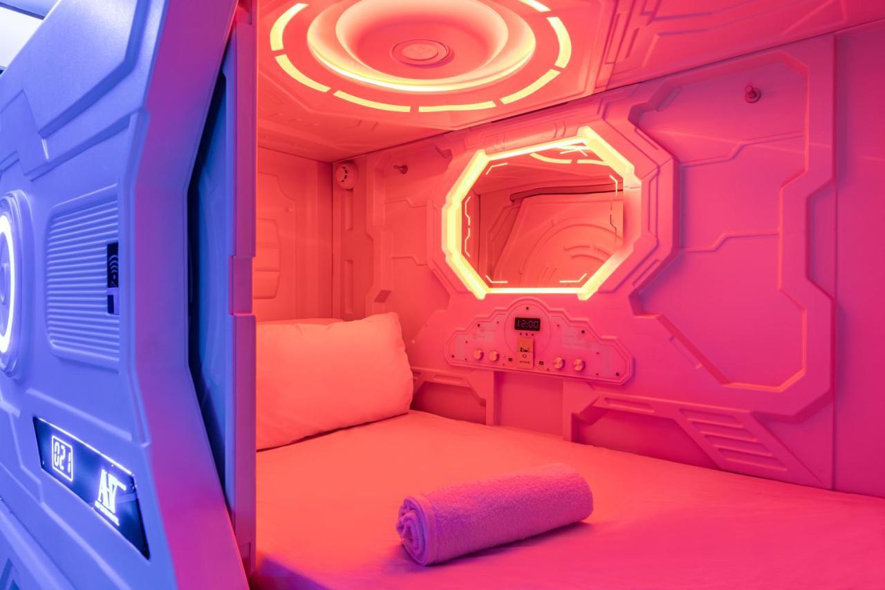 מדריד Art Seven Hostel Capsules מראה חיצוני תמונה