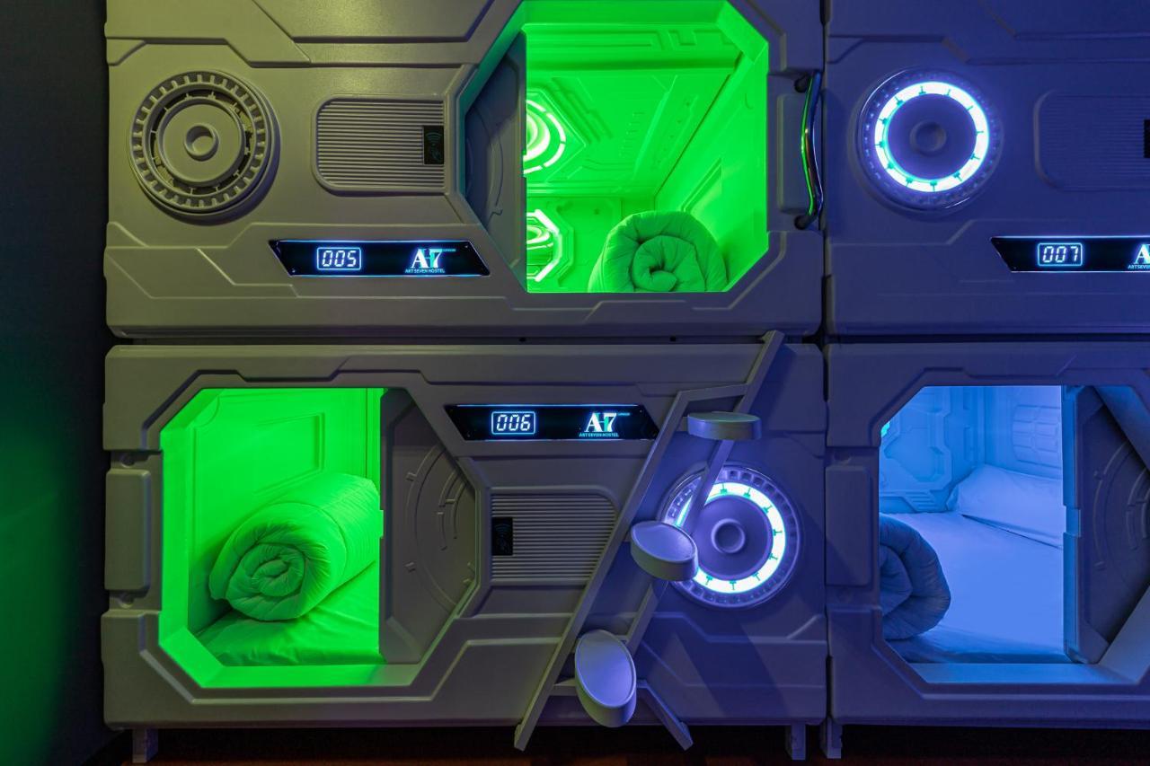 מדריד Art Seven Hostel Capsules מראה חיצוני תמונה